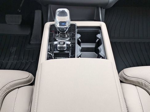 New 2026 Volvo XC90 B6 Ultra w/ Protection Package Premier AWD/4WD image 26