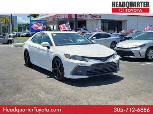Used 2022 Toyota Camry LE w/ Convenience Package FWD image 1