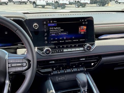 Used 2024 Chevrolet Colorado Z71 w/ Z71 Convenience Package 2 image 6