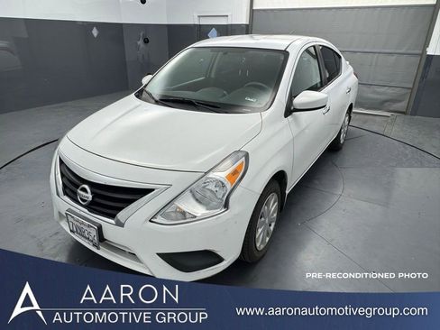 Used 2016 Nissan Versa SV FWD image 1