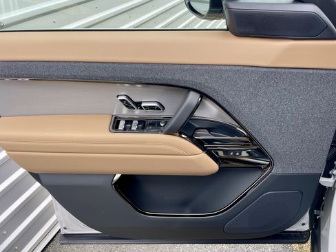 New 2026 Land Rover Range Rover Sport SE AWD/4WD image 12