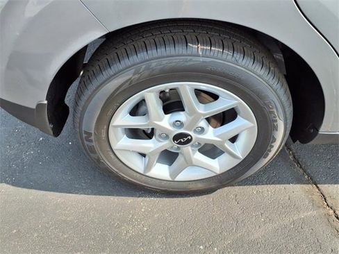 Used 2025 Kia Soul LX w/ LX Technology Package image 8