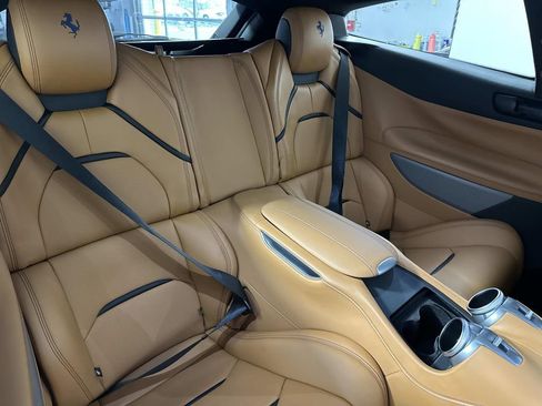 Used 2018 Ferrari GTC4Lusso T image 35