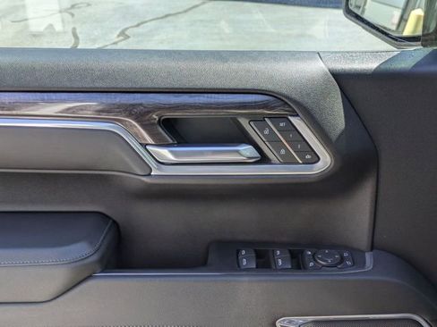 Certified 2022 Chevrolet Silverado 1500 LTZ AWD/4WD image 12