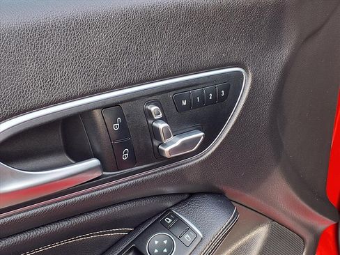 Used 2018 Mercedes-Benz CLA 250 4MATIC image 4