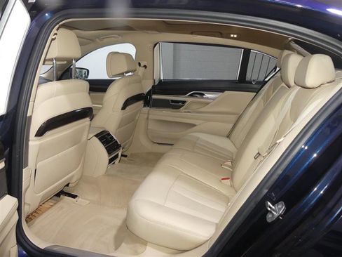 Used 2017 BMW 740i xDrive AWD/4WD image 28