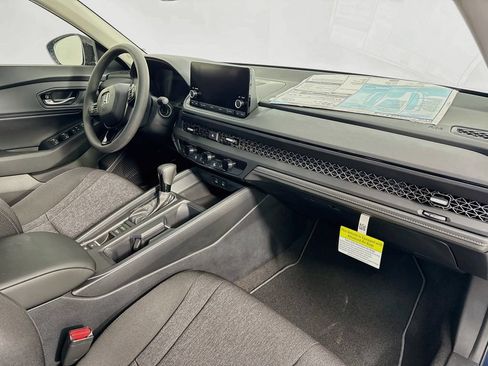 Used 2025 Honda Accord SE image 29