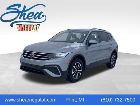 Used 2024 Volkswagen Tiguan S image 1