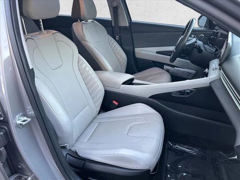 Used 2021 Hyundai Elantra Limited image 24