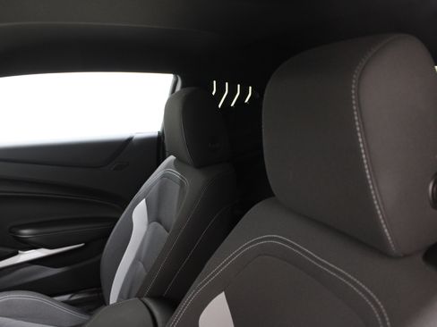 Used 2021 Chevrolet Camaro LT image 4