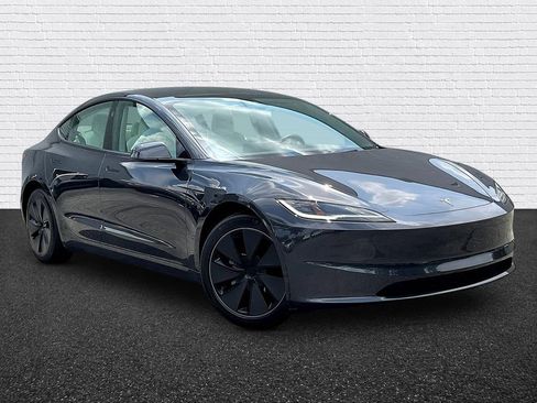 Used 2025 Tesla Model 3 Long Range RWD image 3