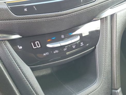 Used 2022 Cadillac XT5 Premium Luxury FWD image 19