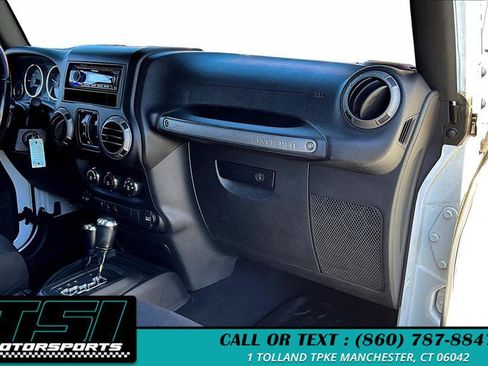 Used 2015 Jeep Wrangler Unlimited Sport w/ Quick Order Package 24S AWD/4WD image 17