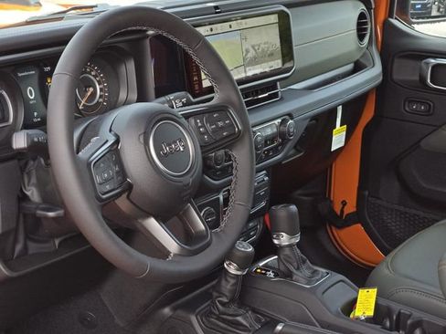 New 2025 Jeep Gladiator Mojave image 28