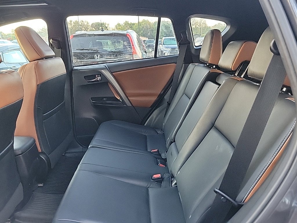 Used 2017 Toyota RAV4 SE AWD/4WD image 15