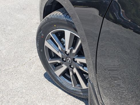 Used 2024 Nissan Versa SV w/ Trunk Package FWD image 9
