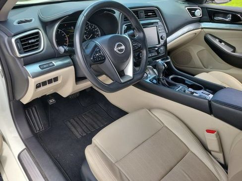 Used 2023 Nissan Maxima SV w/ Floor Mat Group FWD image 2