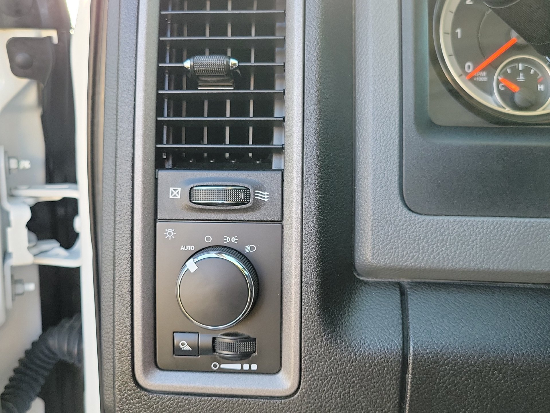Used 2019 RAM 1500 Tradesman RWD image 13