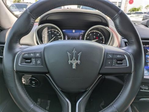 Used 2020 Maserati Levante GranLusso AWD/4WD image 25