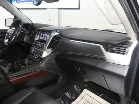 Used 2018 GMC Yukon SLT AWD/4WD image 25
