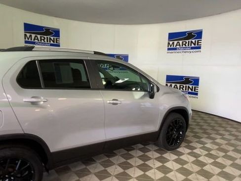 Certified 2022 Chevrolet Trax LT w/ Driver Confidence Package image 2