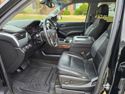 Used 2015 Chevrolet Suburban LT image 17