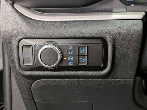 Used 2023 Ford Explorer XLT image 20