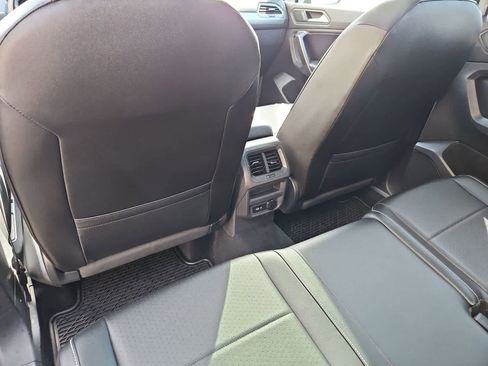 Certified 2021 Volkswagen Tiguan SE R-Line AWD/4WD image 18