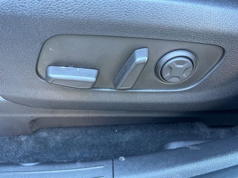 Certified 2025 Kia Carnival EX image 50