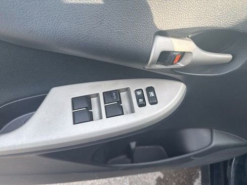 Used 2012 Toyota Corolla S image 16