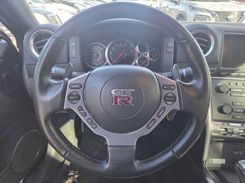 Used 2009 Nissan GT-R Premium image 12