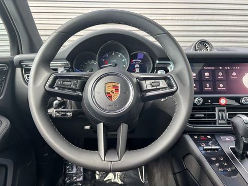 Certified 2026 Porsche Macan image 14