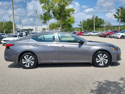 Certified 2025 Nissan Altima 2.5 S FWD image 4