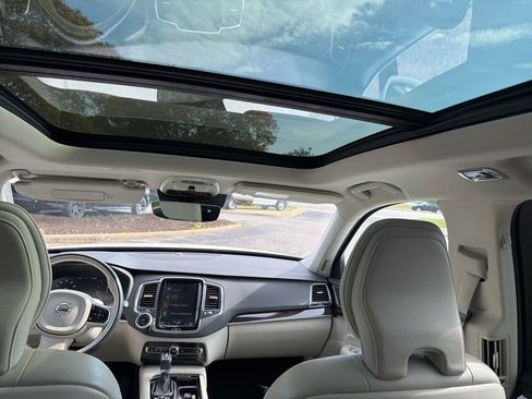Used 2019 Volvo XC90 T6 Momentum image 14