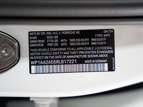 Used 2024 Porsche Macan image 23