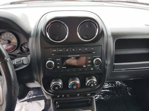 Used 2014 Jeep Patriot Latitude w/ Freedom Edition Package FWD image 17