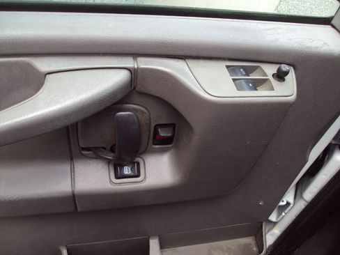 Used 2014 Chevrolet Express 1500 AWD image 22