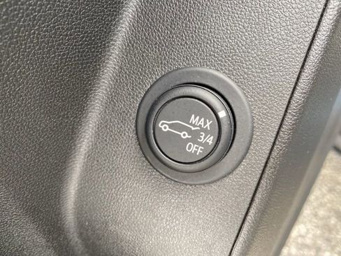 Used 2024 Chevrolet Equinox LT FWD image 14