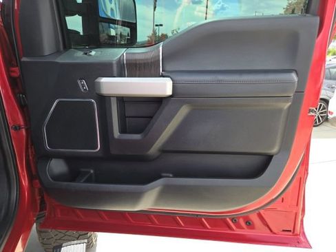Used 2021 Ford F250 Lariat w/ Lariat Ultimate Package AWD/4WD image 25