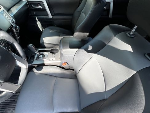 Used 2022 Toyota 4Runner SR5 Premium image 16