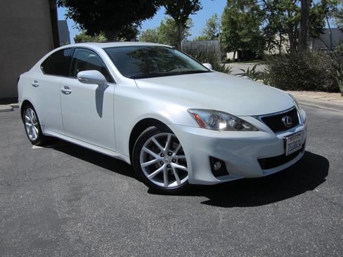 Used 2011 Lexus IS 250 w/ Premium Pkg Value Edition RWD image 2