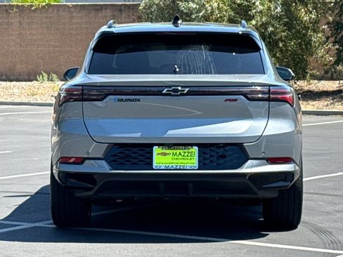 Used 2024 Chevrolet Equinox EV RS FWD image 12