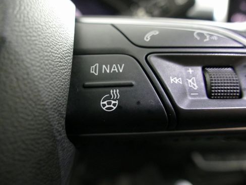 Used 2018 Audi A4 2.0T allroad Premium Plus w/ Premium Plus Package image 17