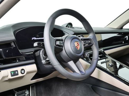 Certified 2026 Porsche Panamera 4 AWD/4WD image 4