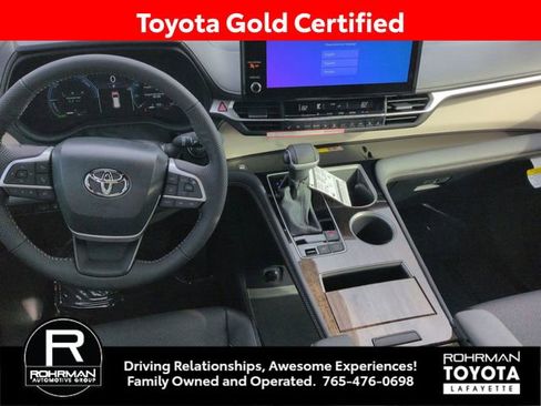 Used 2026 Toyota Sienna Limited FWD image 27