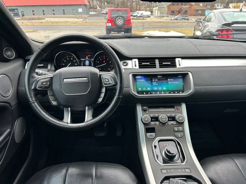 Used 2017 Land Rover Range Rover Evoque SE Premium image 17