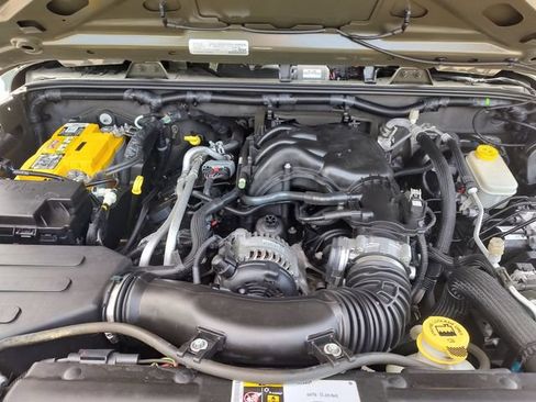 Used 2016 Jeep Wrangler Sport AWD/4WD image 28