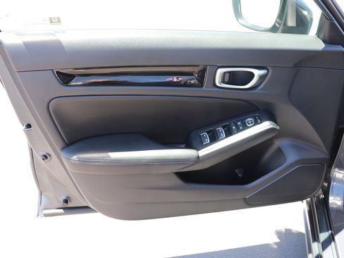 Certified 2024 Honda Civic EX-L image 9
