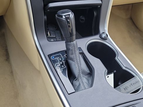 Used 2015 Toyota Camry XLE w/ Moonroof Package image 32