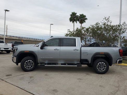 New 2026 GMC Sierra 2500 SLE image 4